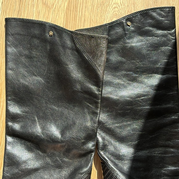Vintage Etienne Aigner Black Leather Boots - Picture 4 of 8